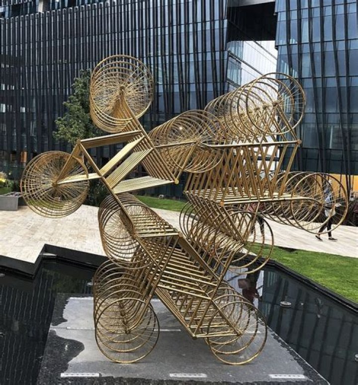 Ai Weiwei Biography, Age, Height, Wife, Net Worth, Family