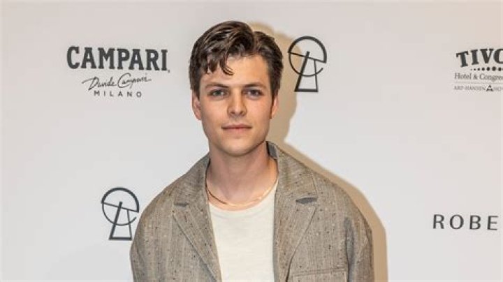 Alex Høgh Andersen biografía, edad, altura, esposo, net worth, familia