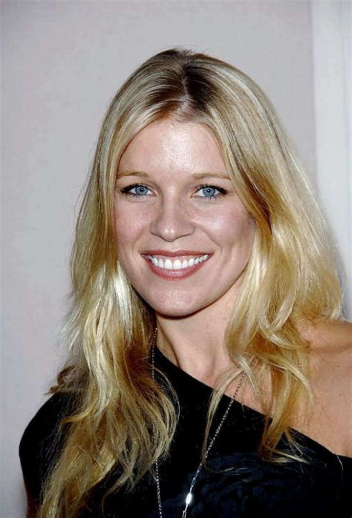 Alicia Leigh Willis Biography, Age, Height, Husband, Net Worth, Family