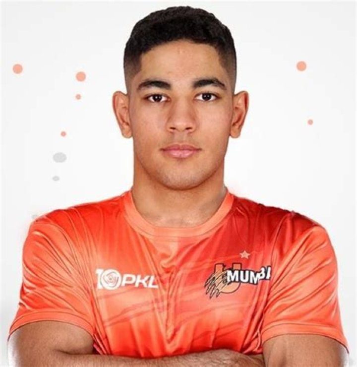 Alireza Ghorbani Biography, Age, Height, Wife, Net Worth, Family