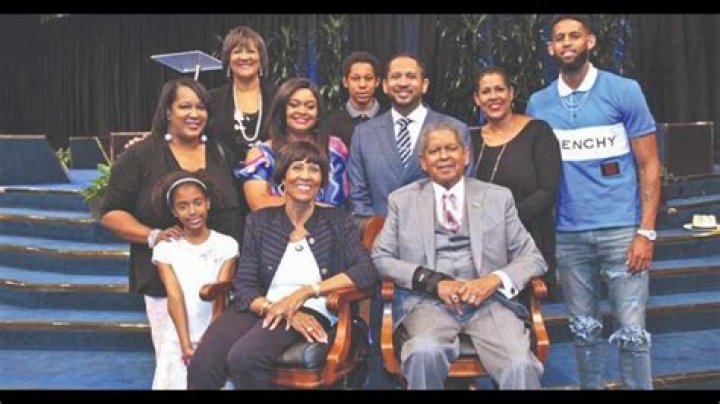 Allen Crabbe Biography, Age, Height, Wife, Net Worth, Family