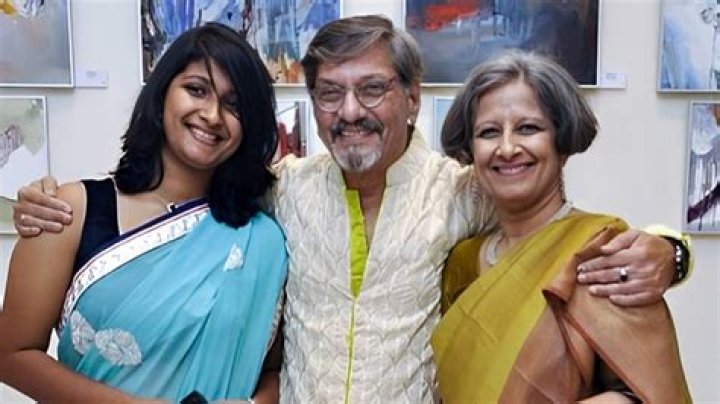 Amol Palekar Biography, Age, Height, Husband, Net Worth, Family