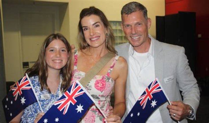 Andrew van den Houten Biography, Age, Height, Wife, Net Worth, Family