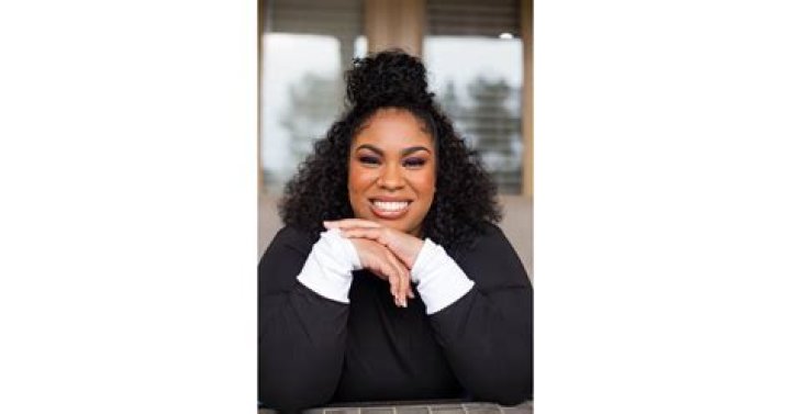 Angie Thomas Biography, Age, Height, Husband, Net Worth, Family