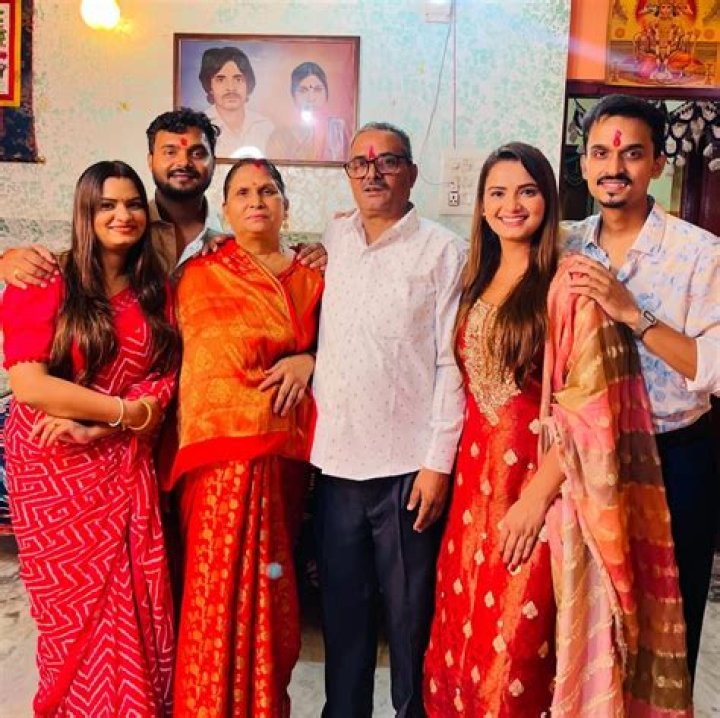 Anish Giri Biography, Age, Height, Wife, Net Worth, Family