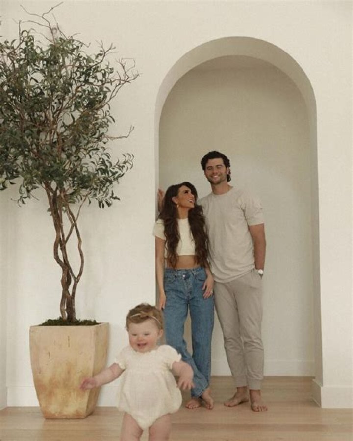 Ari Stidham Biography, Age, Height, Wife, Net Worth, Family