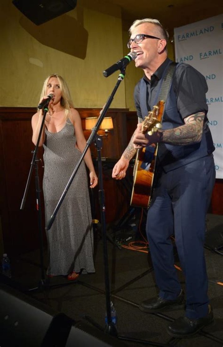 Art Alexakis Biography, Age, Height, Wife, Net Worth, Family