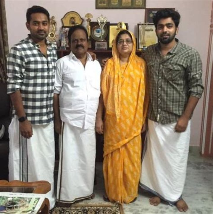 Asif Azim Biography, Age, Height, Wife, Net Worth, Family