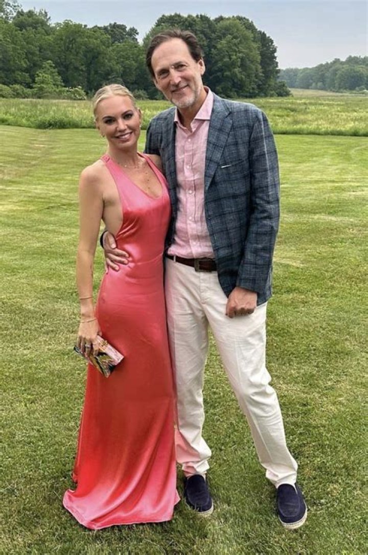 Barret Swatek Biography, Age, Height, Husband, Net Worth, Family