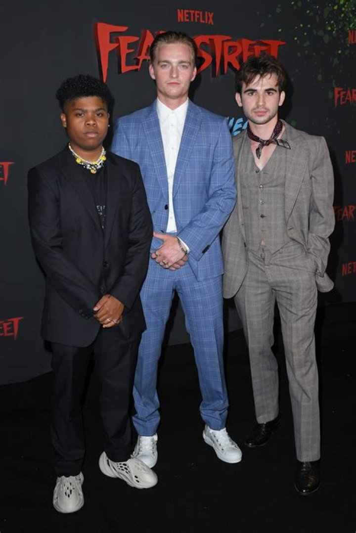 Benjamin Flores Jr. Biography, Age, Height, Wife, Net Worth, Family