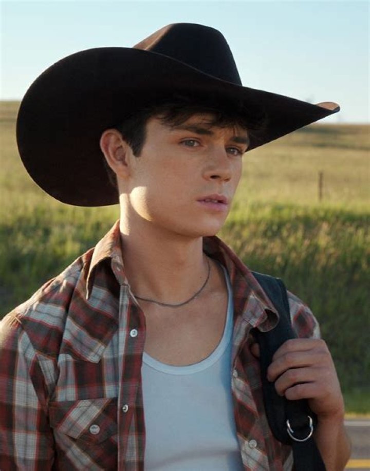 Brandon Walters biografía, edad, altura, esposo, net worth, familia