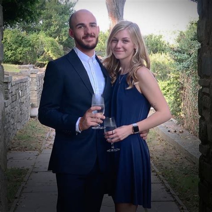 Cassie Rowell Biography, Age, Height, Husband, Net Worth, Family