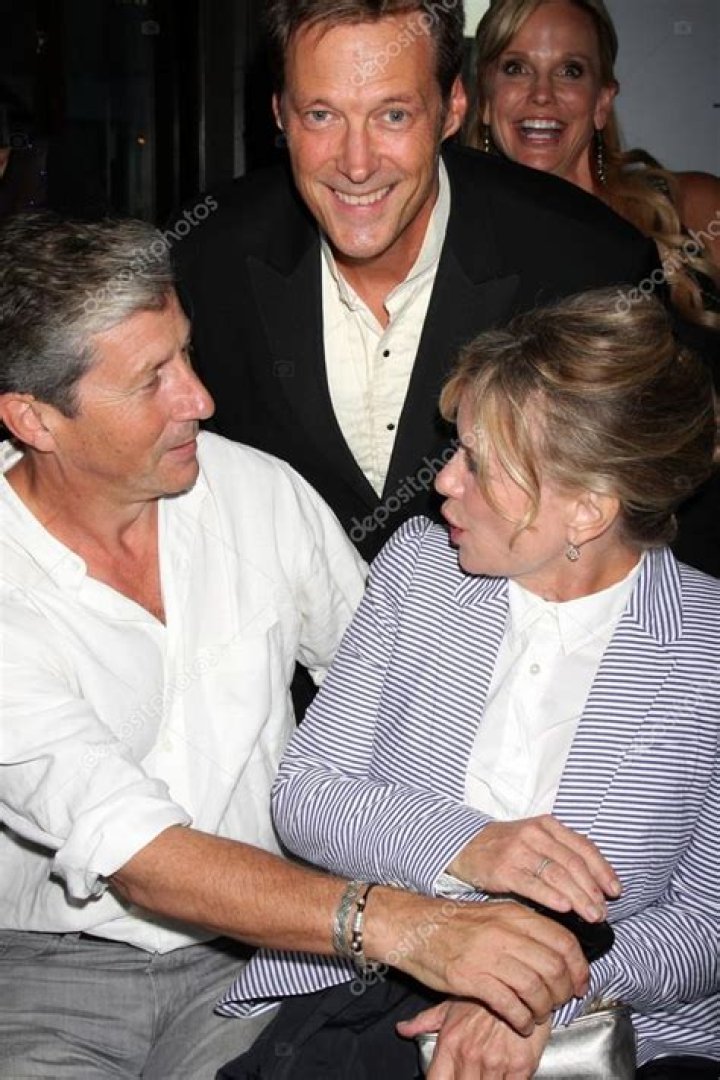 Charles Shaughnessy Biography, Age, Height, Wife, Net Worth, Family