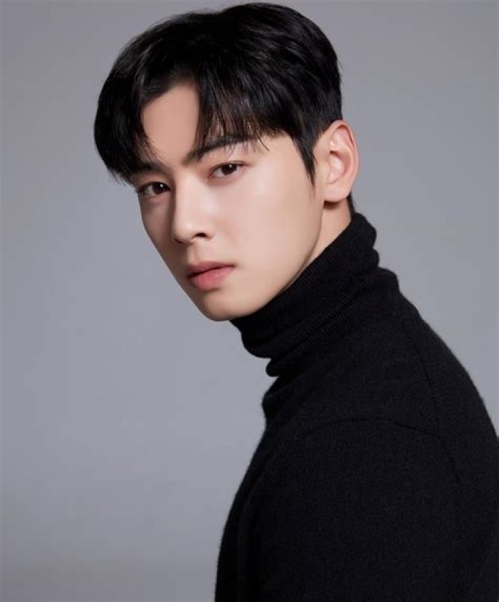 Choi Hyoung-woo Biography, Age, Height, Wife, Net Worth, Family