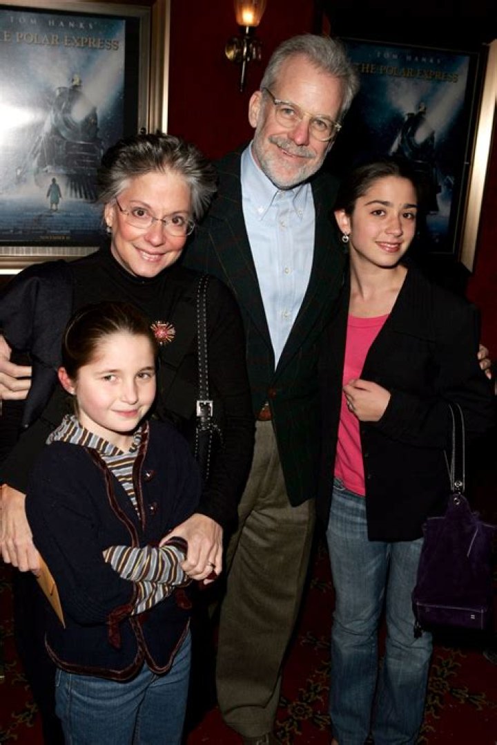 Chris Van Allsburg Biography, Age, Height, Wife, Net Worth, Family