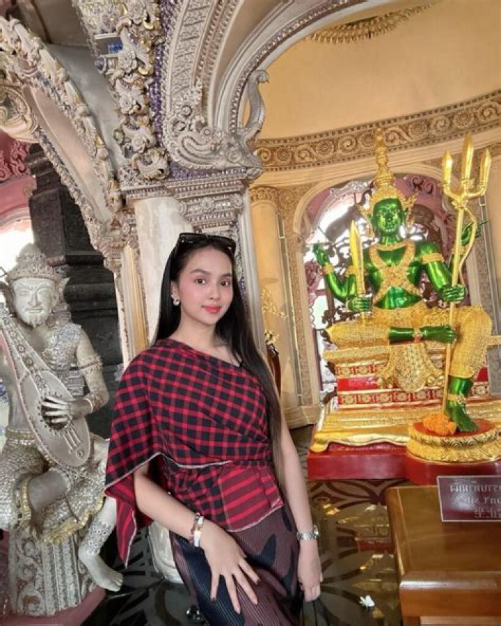 Christina Cuenca Biography, Age, Height, Husband, Net Worth, Family