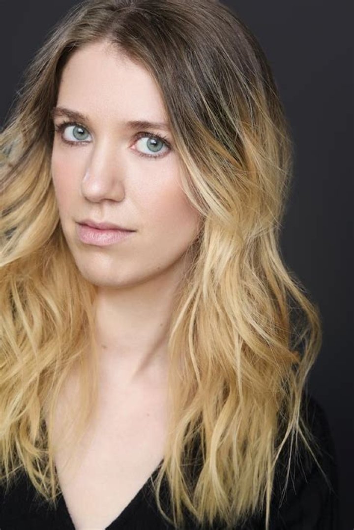 Claire Corlett Biography, Age, Height, Husband, Net Worth, Family