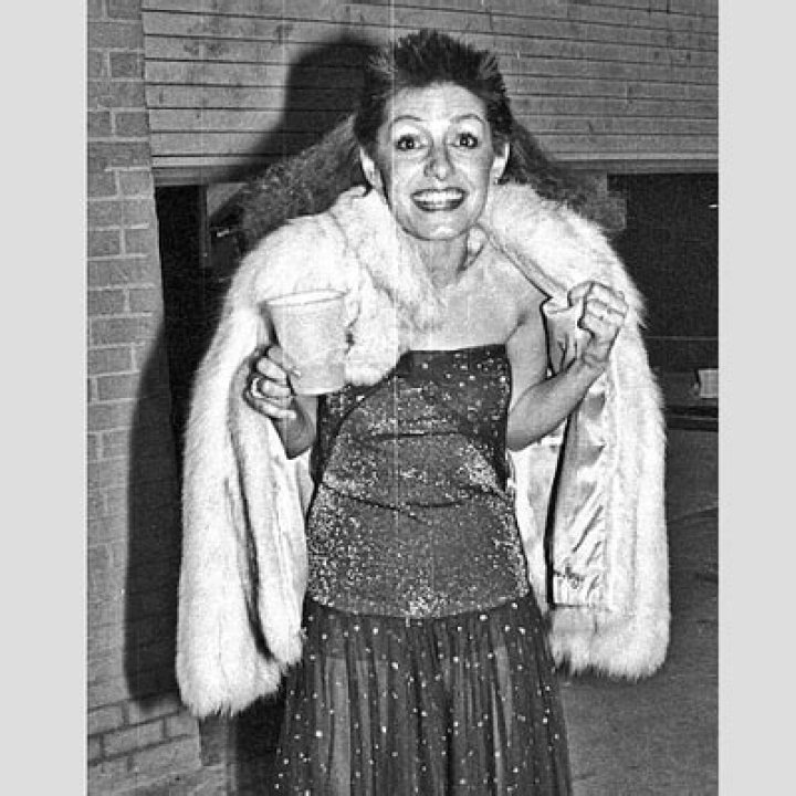 Connie Hamzy Biography, Age, Height, Husband, Net Worth, Family