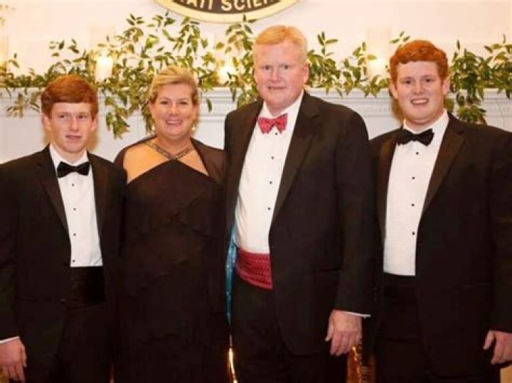 Dan Hampton Biography, Age, Height, Wife, Net Worth, Family