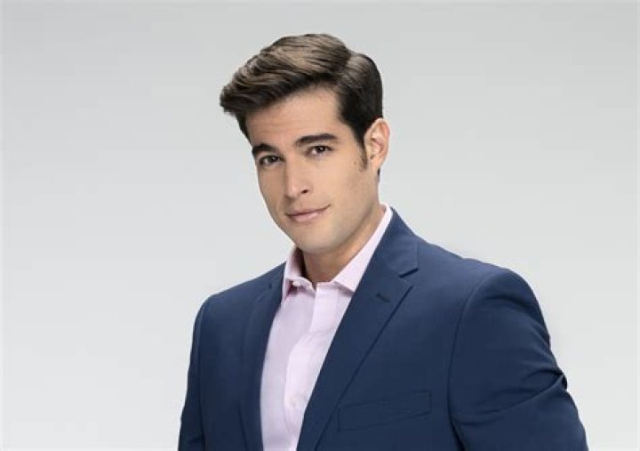 Danilo Carrera biografía, edad, altura, esposo, net worth, familia