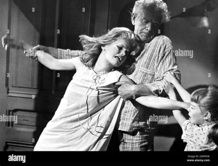 Debbie Megowan Biography, Age, Height, Husband, Net Worth, Family