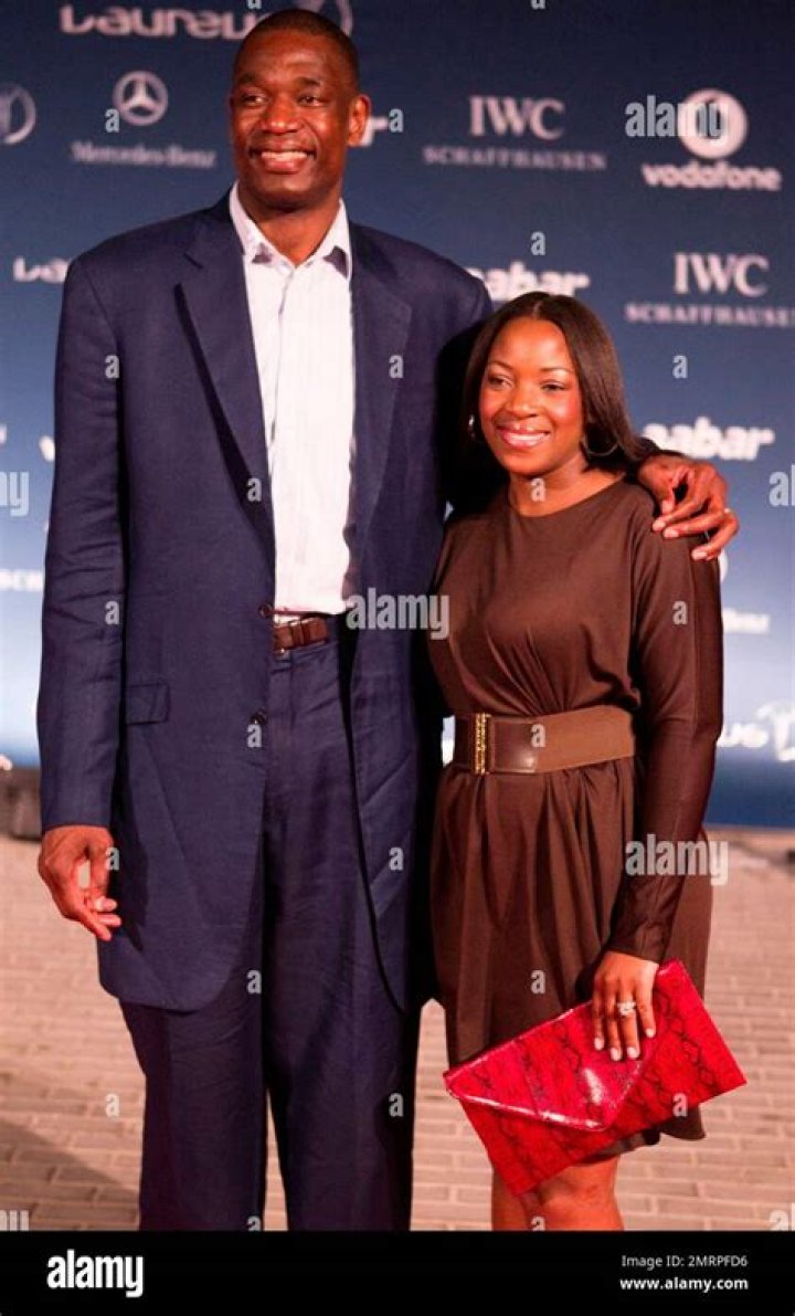 Dikembe Mutombo Biography, Age, Height, Wife, Net Worth, Family