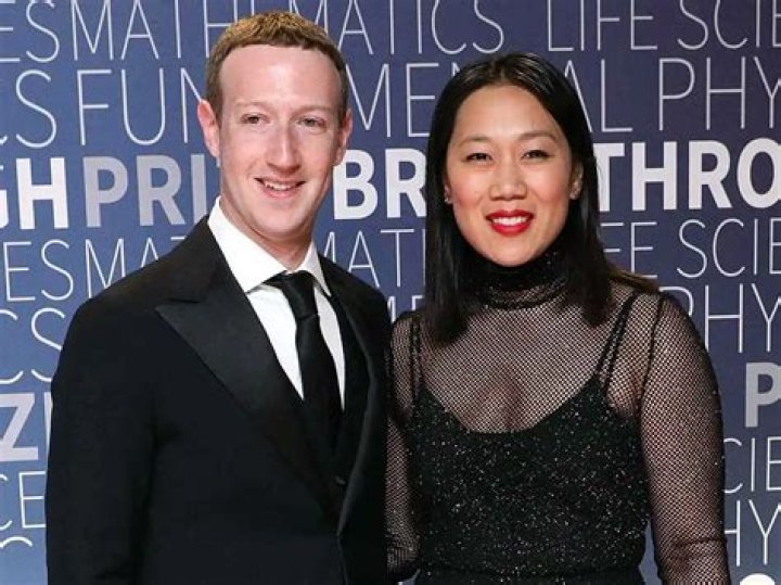 Donna Zuckerberg Biography, Age, Height, Husband, Net Worth, Family