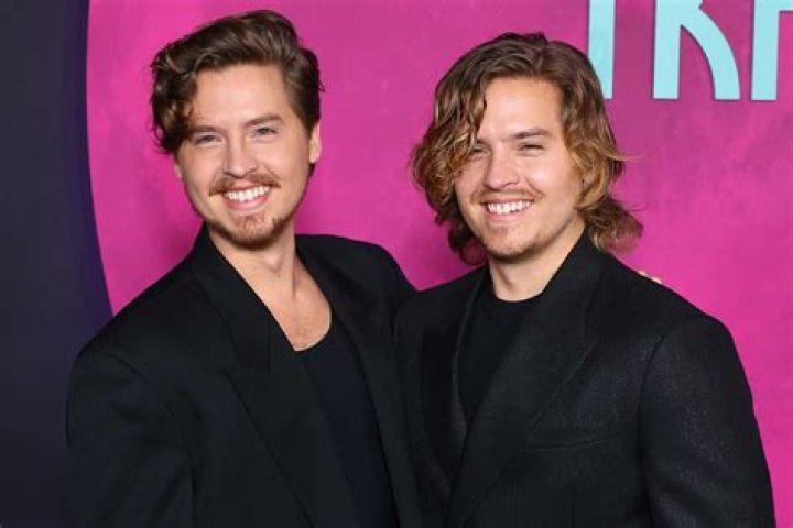 Dylan and Cole Sprouse Biography, Age, Height, Wife, Net Worth, Family