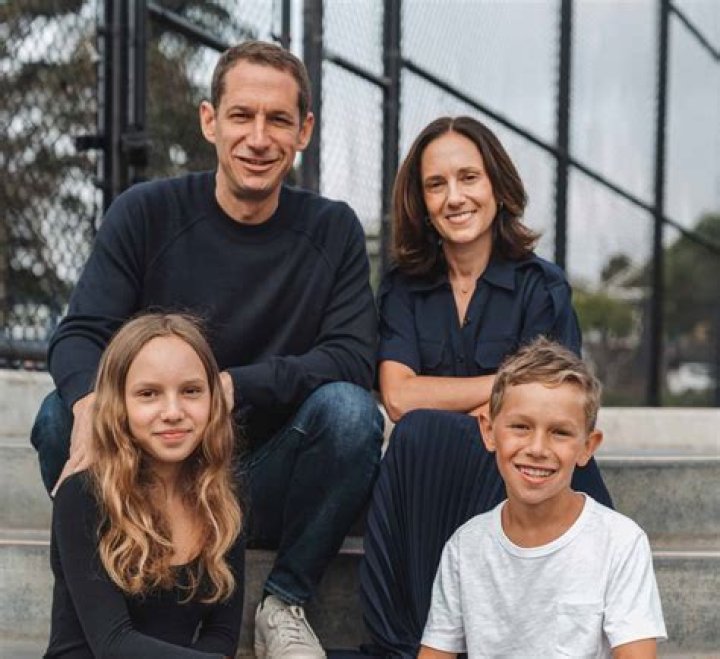 Elliot Lurie Biography, Age, Height, Wife, Net Worth, Family