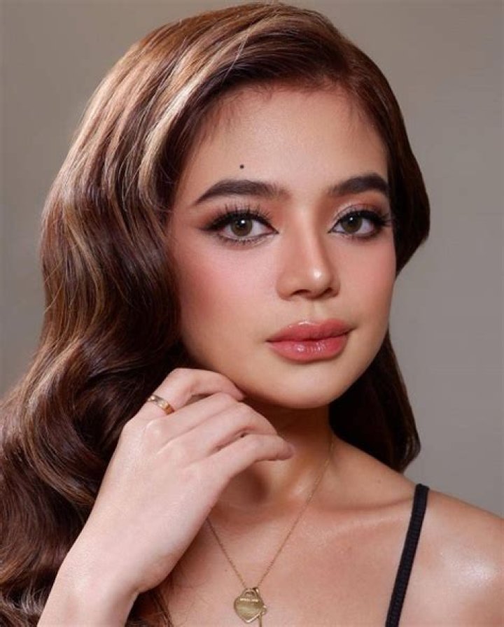 Emmanuelle Vera Biography, Age, Height, Husband, Net Worth, Family