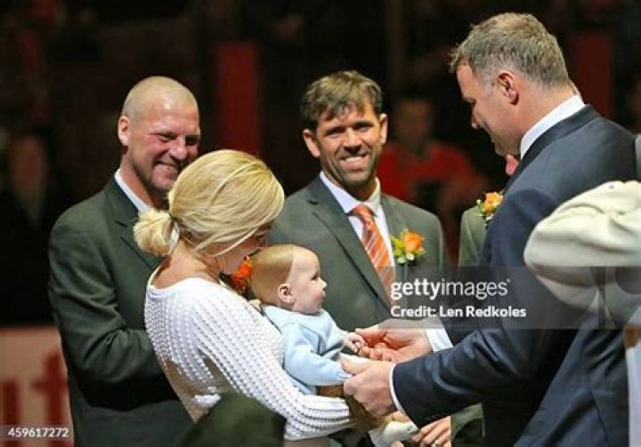 Eric Lindros Biography, Age, Height, Wife, Net Worth, Family