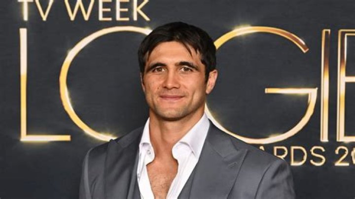 Ethan Cole Biography, Age, Height, Wife, Net Worth, Family