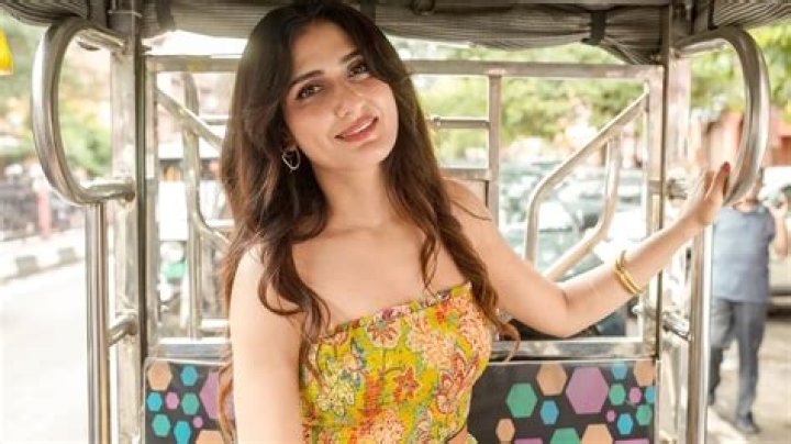 Fatima Sana Shaikh Biography, Age, Height, Husband, Net Worth, Family