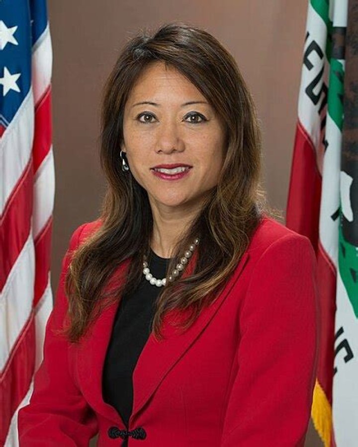 Fiona Ma Biography, Age, Height, Husband, Net Worth, Family