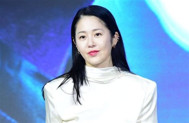 Go Hyun-jung Biography, Age, Height, Husband, Net Worth, Family