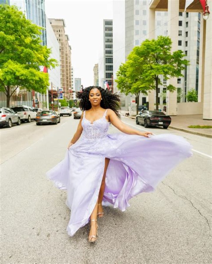 Hailey Kilgore Biography, Age, Height, Husband, Net Worth, Family