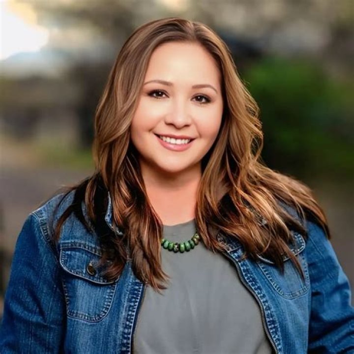 Helli Louise Biography, Age, Height, Husband, Net Worth, Family