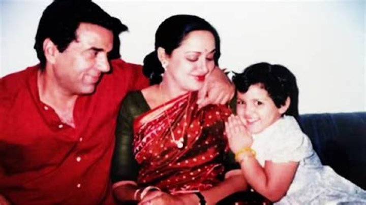 Hema Malini Biography, Age, Height, Husband, Net Worth, Family