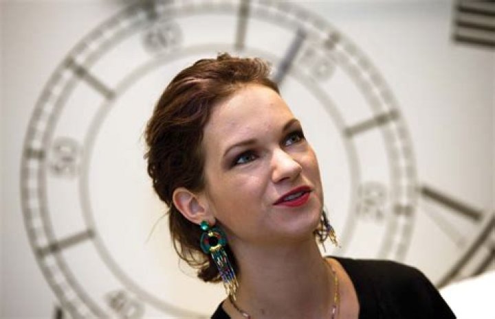 Hilary Hahn Biography, Age, Height, Husband, Net Worth, Family