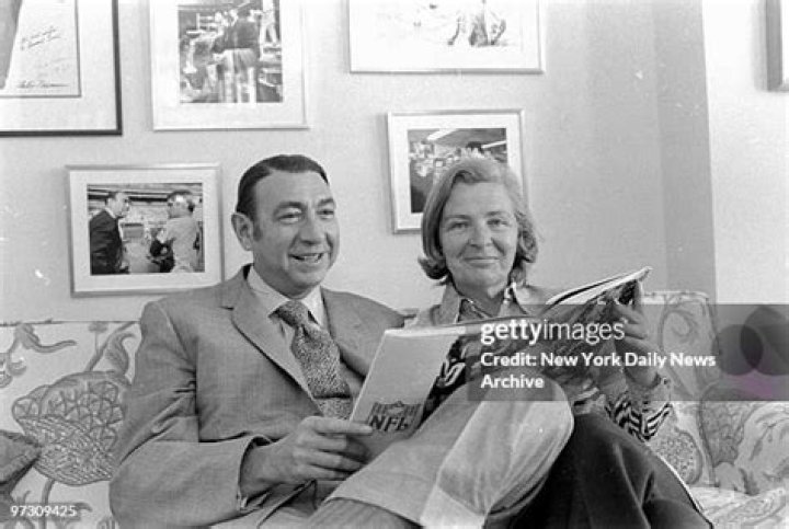 Howard Cosell Biography, Age, Height, Wife, Net Worth, Family