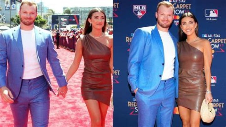 Ian Happ Biography, Age, Height, Wife, Net Worth, Family