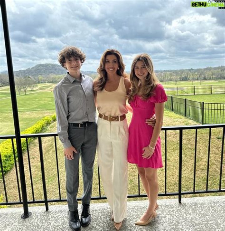 Jaclyn Stapp Biography, Age, Height, Husband, Net Worth, Family