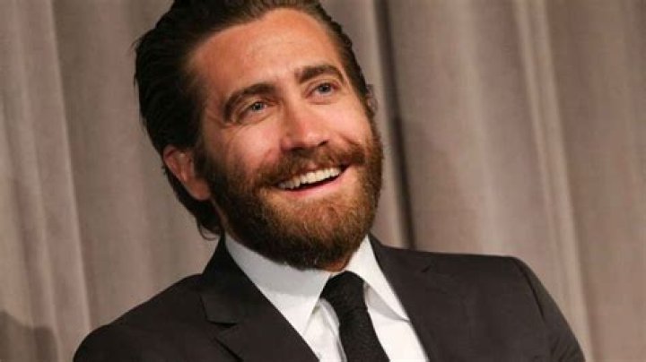Jake Gyllenhaal Biography, Age, Height, Wife, Net Worth, Family
