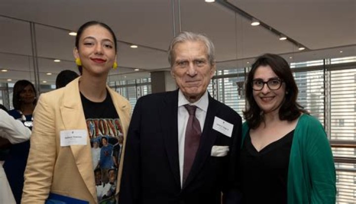 James F. Hoge Jr. Biography, Age, Height, Wife, Net Worth and Family