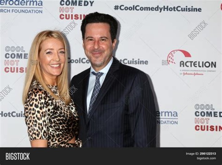 Jennifer Finnigan biografía, edad, altura, esposa, net worth, familia