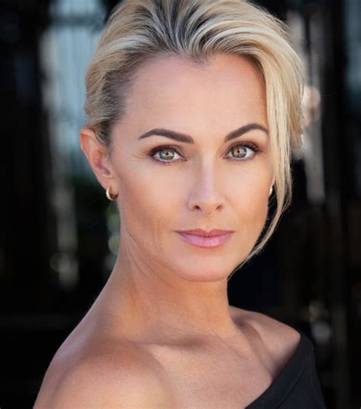 Jennifer Kessy Biography, Age, Height, Husband, Net Worth, Family