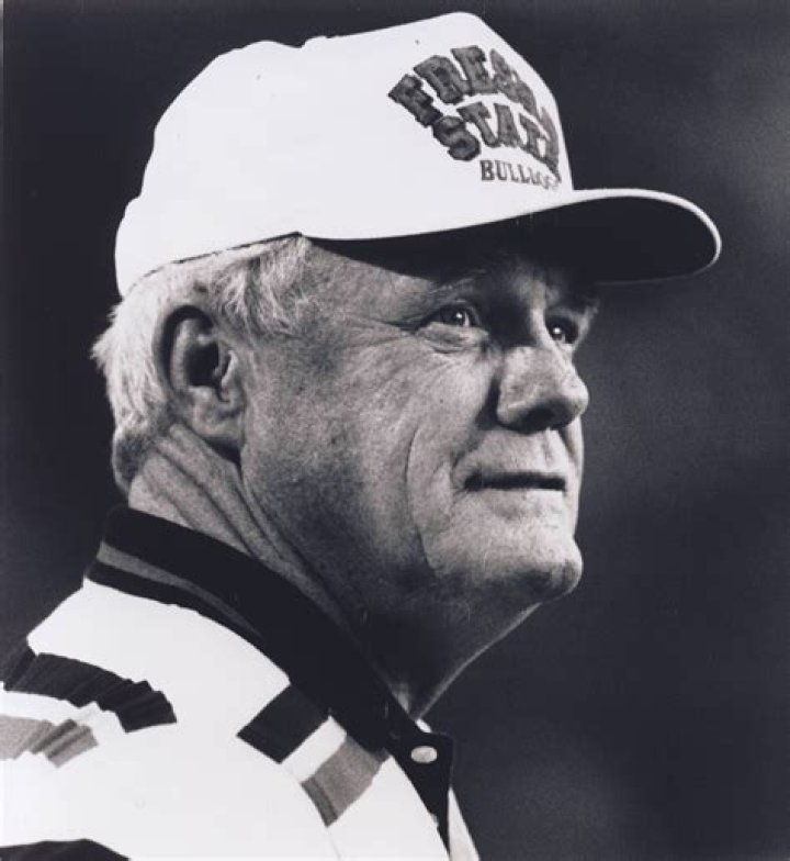 Jim Sweeney (American football, born 1929) Biography, Age, Height, Wife, Net Worth and Family