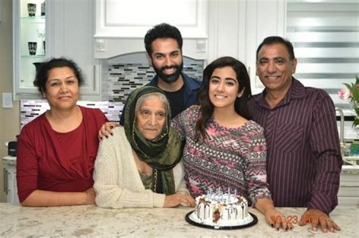 Jonita Gandhi Biography, Age, Height, Husband, Net Worth, Family