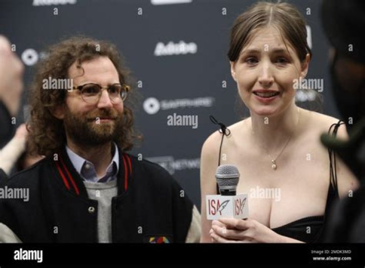 Kate Lyn Sheil Biography, Age, Height, Husband, Net Worth, Family