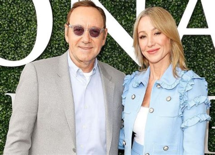 Kevin Spacey Biography, Age, Height, Wife, Net Worth, Family